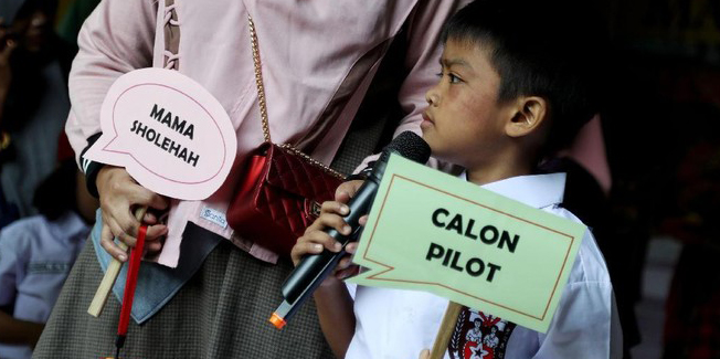 Coba Foto Anak di Hari Pertama Sekolah dan Pahami Juga Risikonya